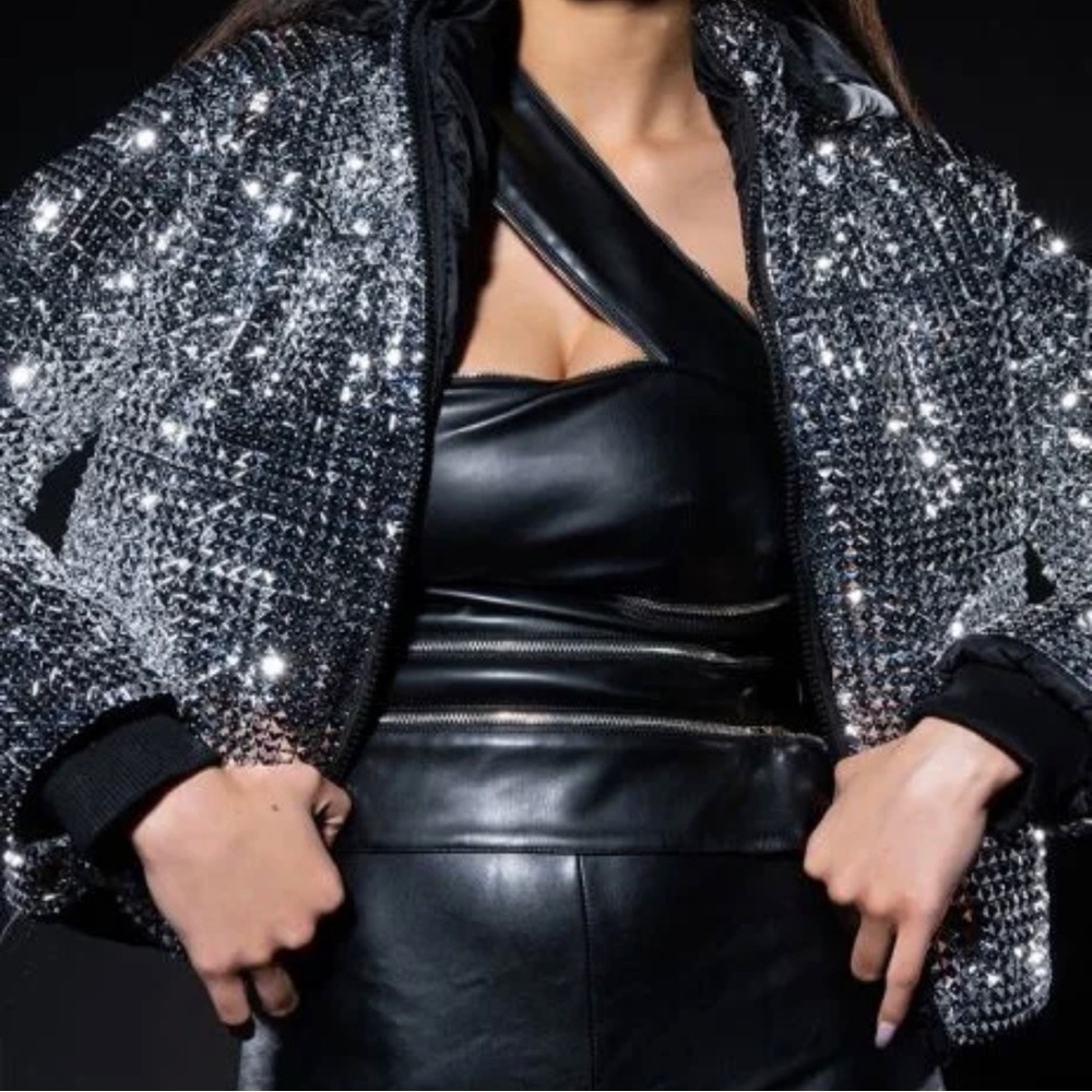 Studded Puffer Jacket In Silvet